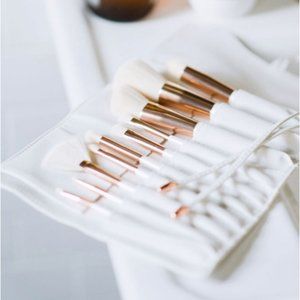 NWT - La Beauté Soi • 10 Piece Make Up Brush